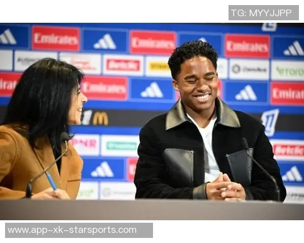 恩德里克法语尚不流利但能用英语与丰塞卡团队顺畅交流