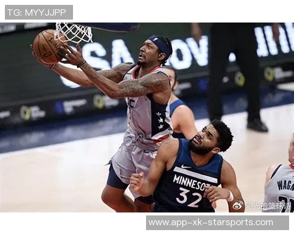 自96-97赛季以来仅有三人能在第四节实现10分5板4帽的壮举：文班浓眉伍德